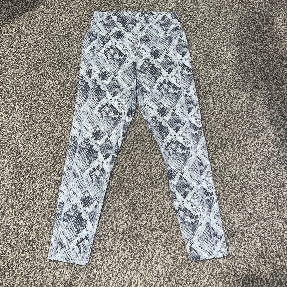 VS PINK Leggings - Picture 2 of 3